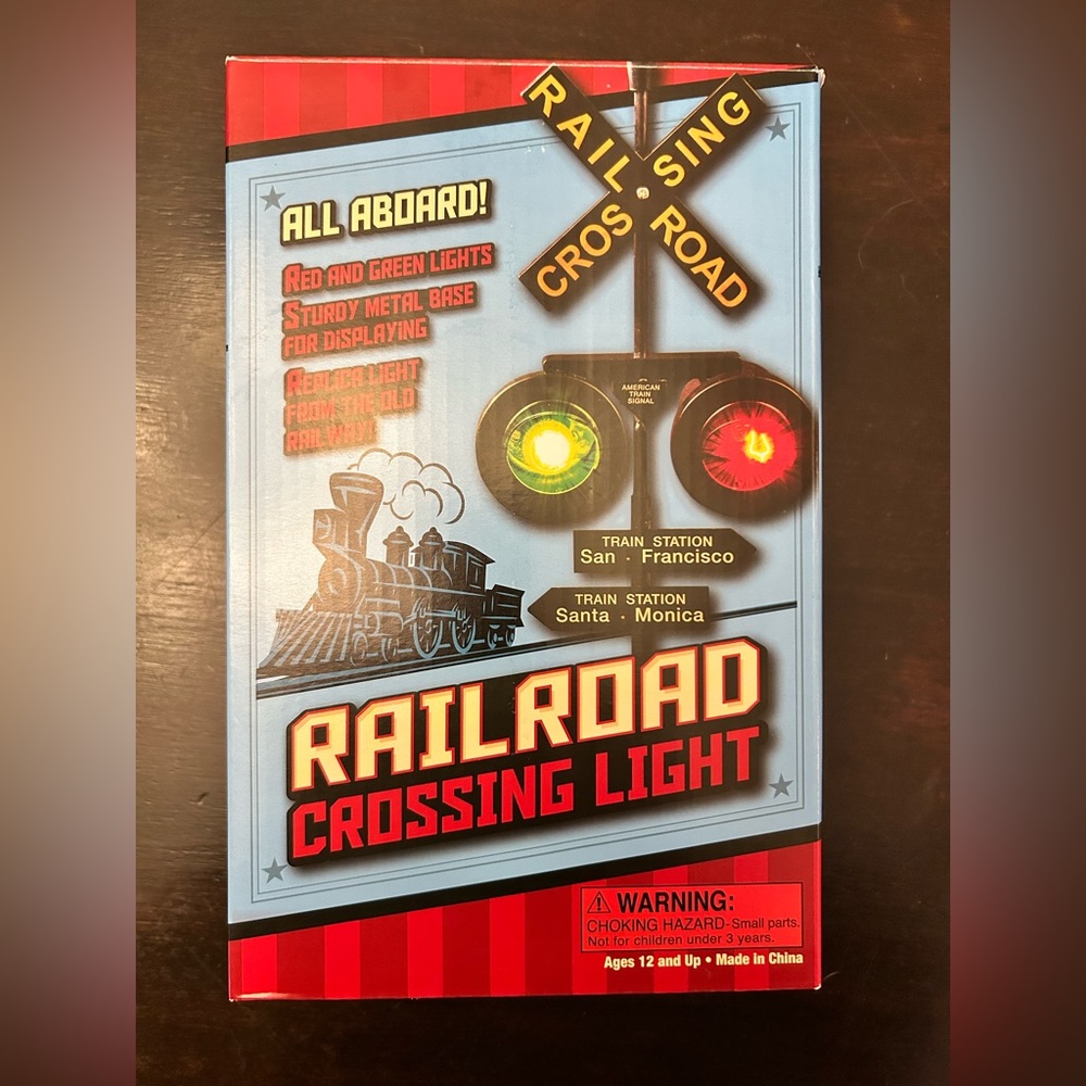 New! Metal Railroad Crossing Light with Flashing Red and Green Lights